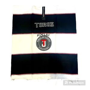 Toros de Tijuana gabán poncho